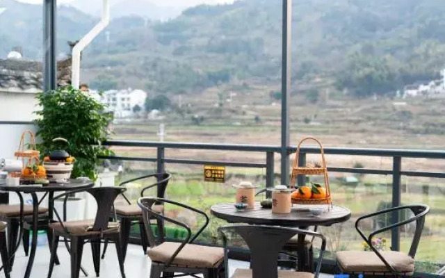 Yuheyi Homestay (Huangling Scenic Area Branch)