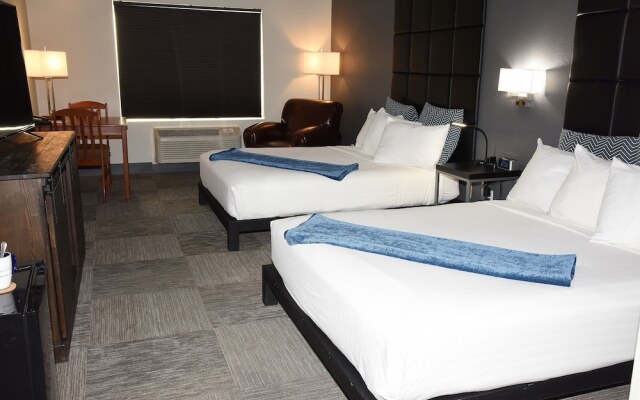 Wood River Inn & Suites