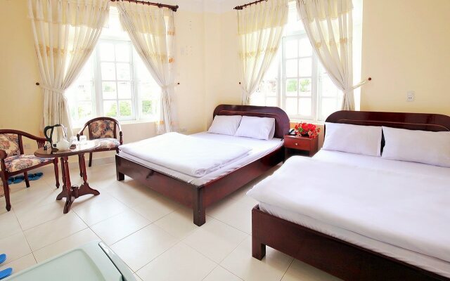 Pines Hotel