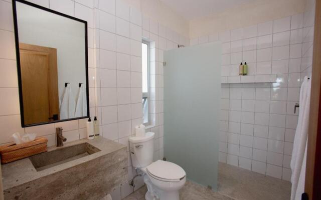 Topia Retreat - Surf Suite Sur