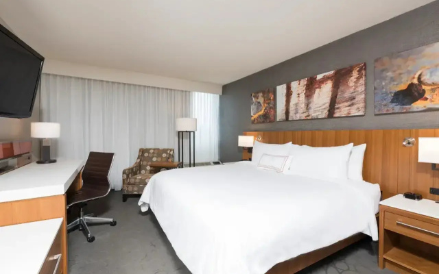 Sonesta Hotel Grand Rapids Airport
