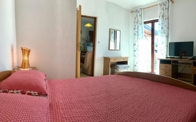 Ivo - barbecue - A2(2+1)