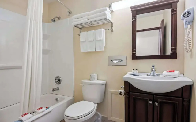 Econo Lodge Manistee