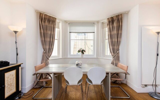 Fantastic 3 Bed Apartment In Earls Court