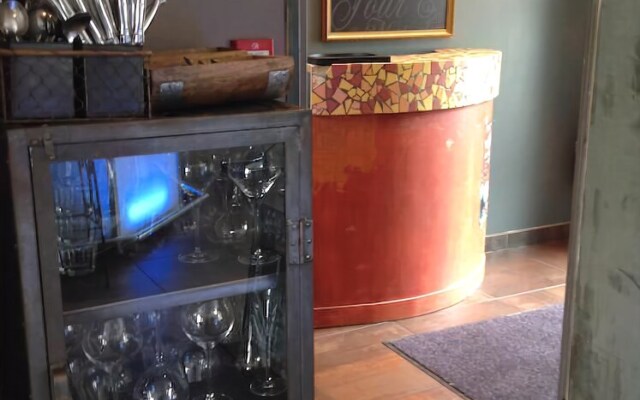 Hôtel Restaurant Jour & Nuit