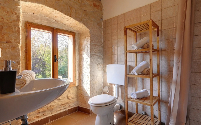 Villa in Batlug With Private Pool