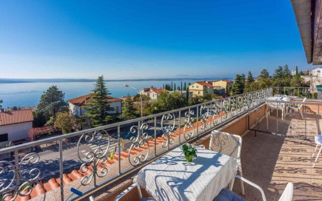 Apartment in Crikvenica 42252
