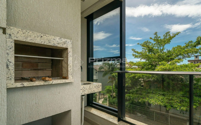Lindo Apartamento na Praia de Mariscal com ótima localização.