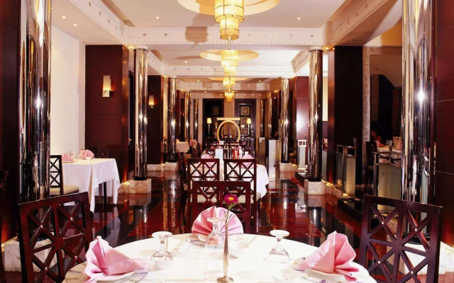 Jinglun Hotel