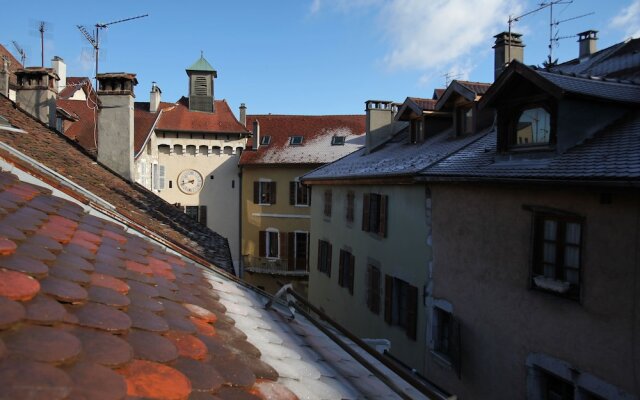 Charm and light in the old town of Annecy