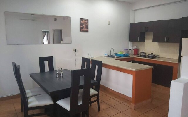 Nicolas Place B12 -beautiful Studio Apartment Excellent Location