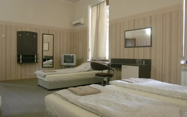 Roger's Hotel