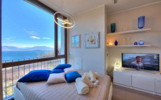 Suite on The Lake in Meina