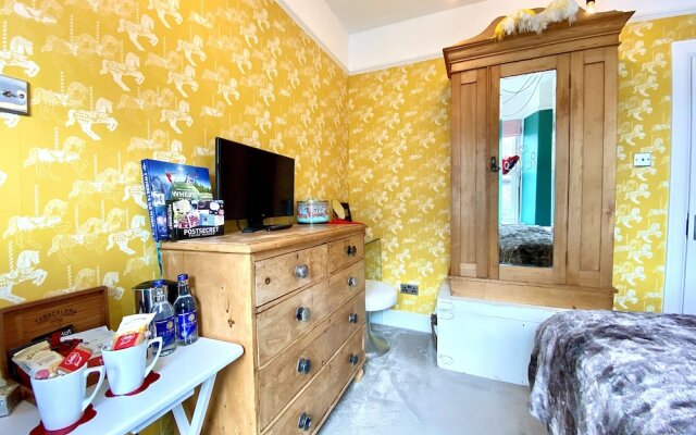 Brightham House Boutique Bed & Breakfast