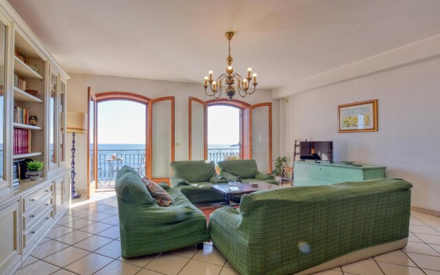 Stunning Apartment in Giardini Naxos With Wifi and 2 Bedrooms