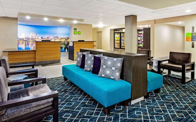 La Quinta Inn & Suites by Wyndham New Cumberland-Harrisburg