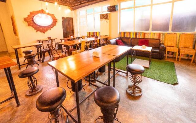 Edilberto's Bed And Breakfast by OYO Rooms