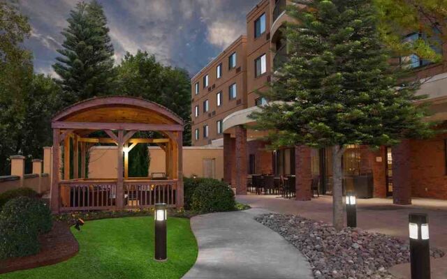 Courtyard Fayetteville