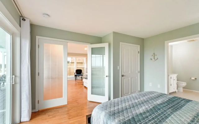 Beachfront Westport Home w/ Deck!