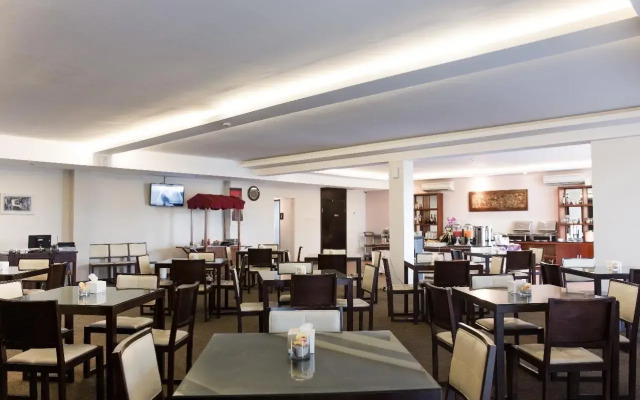 D'Season Premiere Hotel