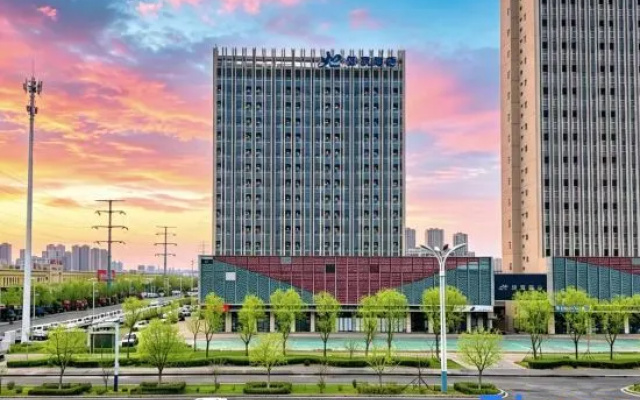 Home Inn (Qiqihar South Railway Station Branch, South Wing of the First Hospital) – Outside – Qiqihar