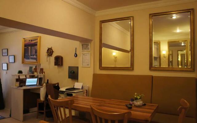 Valeo Hotel