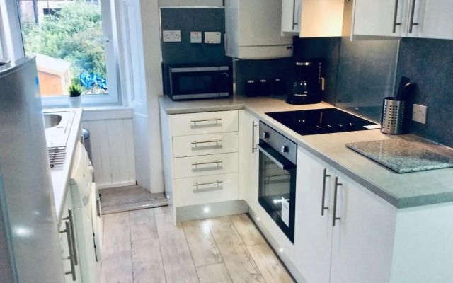 The Lion'S Den On Royal Street