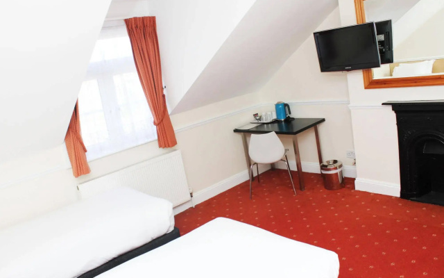 Brentwood Hotel