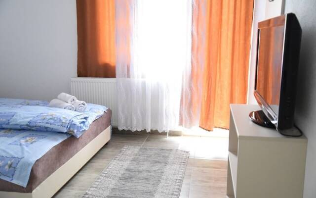 Hotel Emro