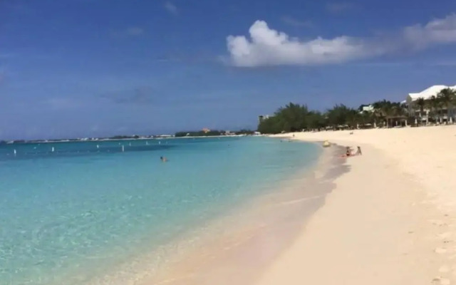 S4 BP Steps to Beach Car Value Service