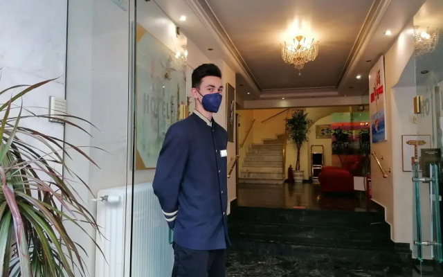 Hotel Triton