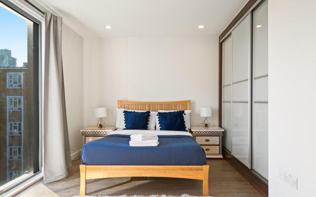 Three Bedroom Apartment in Hoxton