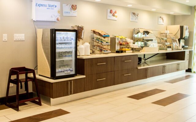 Holiday Inn Express & Suites San Antonio Medical-Six Flags by IHG