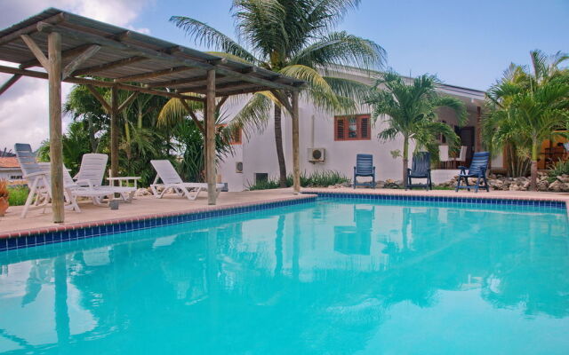 Bantopa Apartments and Villas