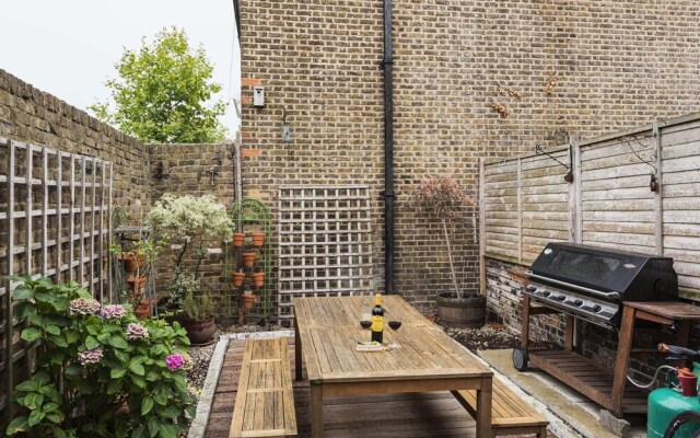 Charming Golborne Escape