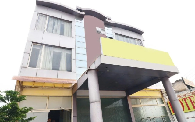 OYO 4849 Hotel Staywell