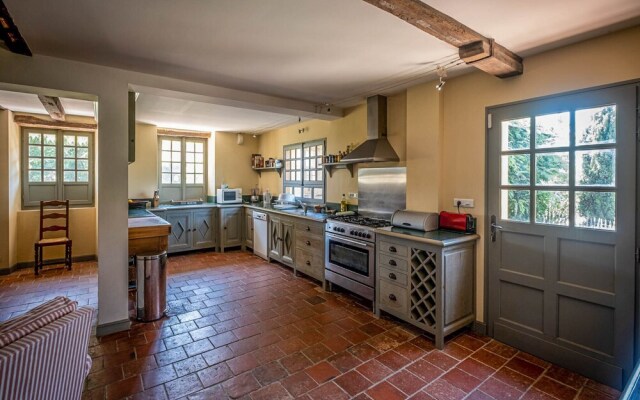 A Spacious And Beautifully Restored Rural Farmhouse with Private Pool