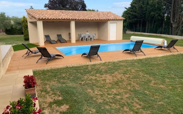 Cozy Villa in Saint-laurent-la-vernede