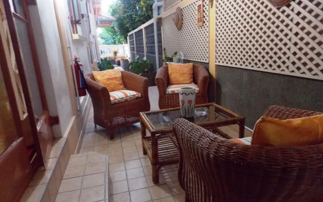 Le Manoir Guest House