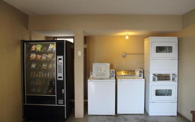 Continental Inn & Suites Nacogdoches TX / SFA  University/Downtown