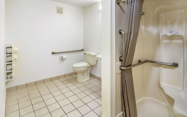 Motel 6 Dayton, OH - Englewood