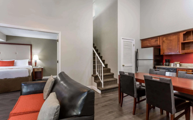 Hawthorn Suites by Wyndham North Charleston, SC