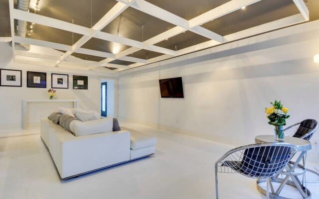 Ultimate Escape w/ Basketball Court by Domio