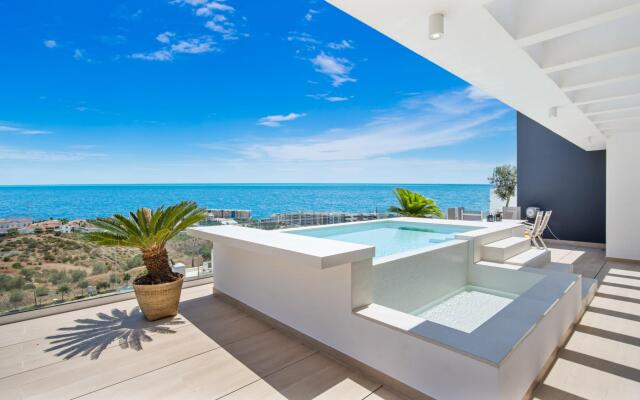 Yara In Fuengirola With 3 Bedrooms And 2 Bathrooms