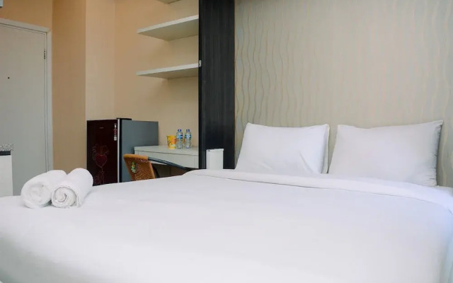 Comfy Studio Green Pramuka Apartment with City View