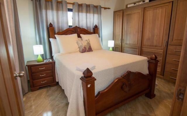 Two Bedroom Just Build Quiet and Private
