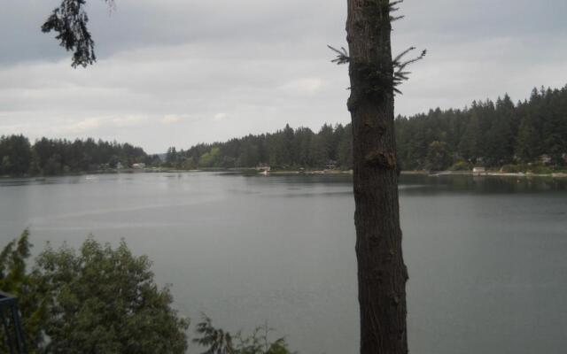 Oyster Bay Inn & Suites