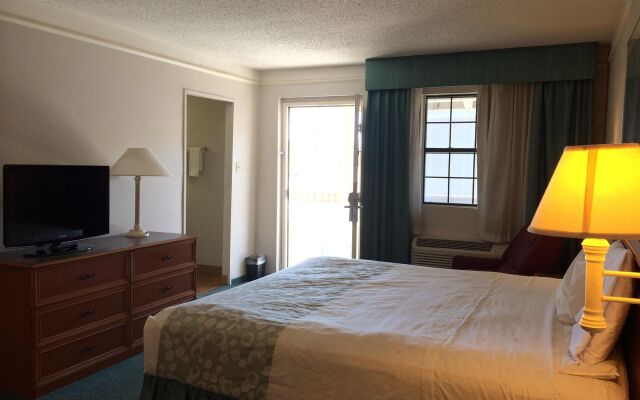 Hemp Hotel a Travelodge by Wyndham Oklahoma City South