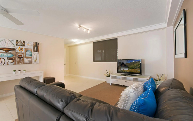 Clubb Coolum Beach Resort