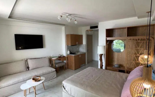 Wide Blue Luxury Suites